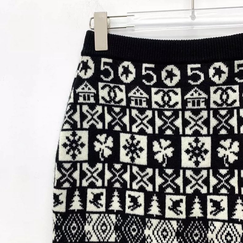 Chanel Chanel Black and White Geometric Knit Skirt Size 36" / US 14 / IT 50 - 3 Thumbnail