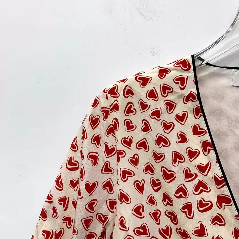 Miu Miu Miu Miu Heart Print Silk V-neck Short Sleeve Shirt Size S / US 4 / IT 40 - 3 Thumbnail