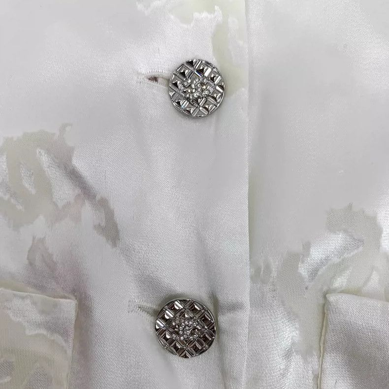 Chanel Chanel Beige Silk Cropped Button-Up Jacket Size XXS / US 00 / IT 34 - 5 Thumbnail