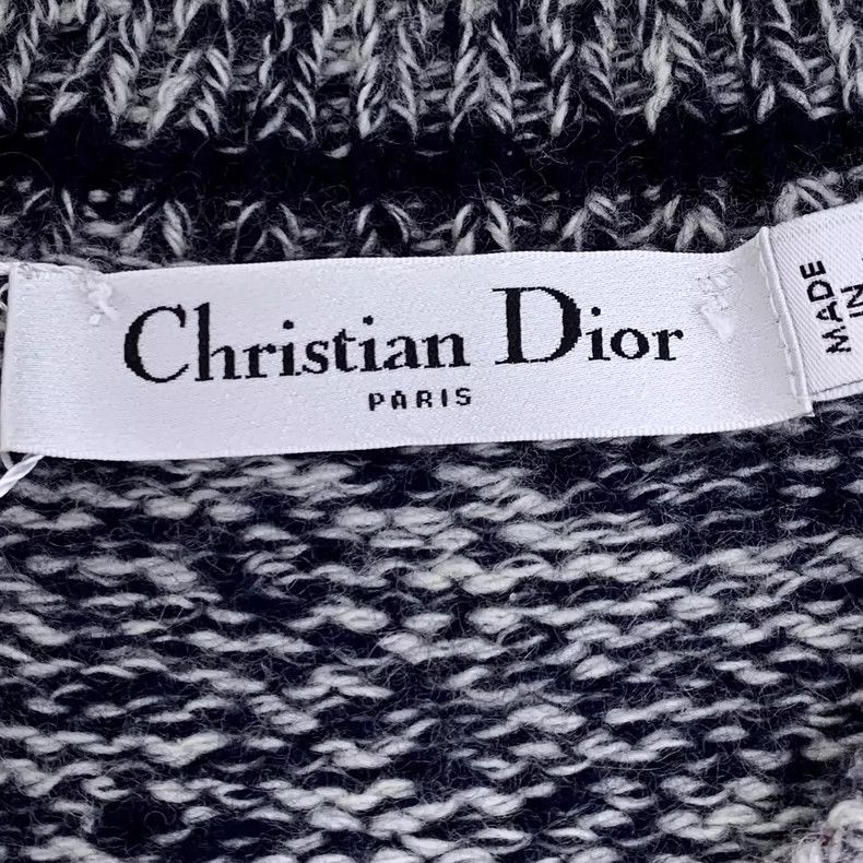 Dior Christian Dior Gray V-Neck Knit Sweater Size XXS / US 00 / IT 34 - 6 Thumbnail