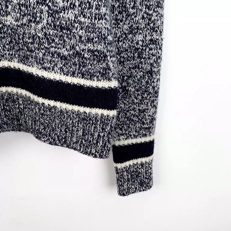 Dior Christian Dior Gray V-Neck Knit Sweater Size XXS / US 00 / IT 34 - 4 Thumbnail