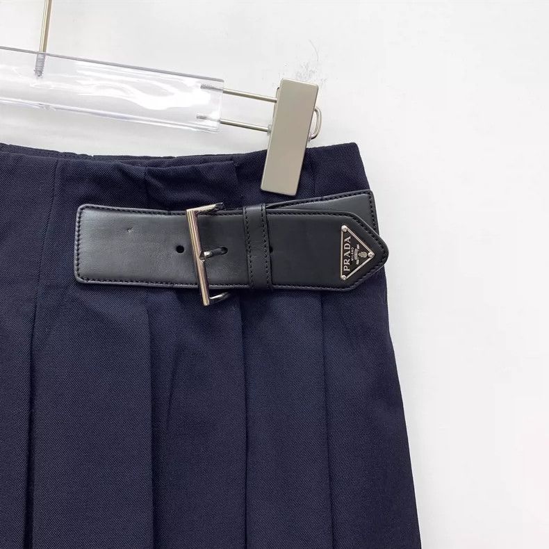 Prada Prada Pleated Skirt in Deep Blue Color Size 38" / US 16 / IT 52 - 3 Thumbnail