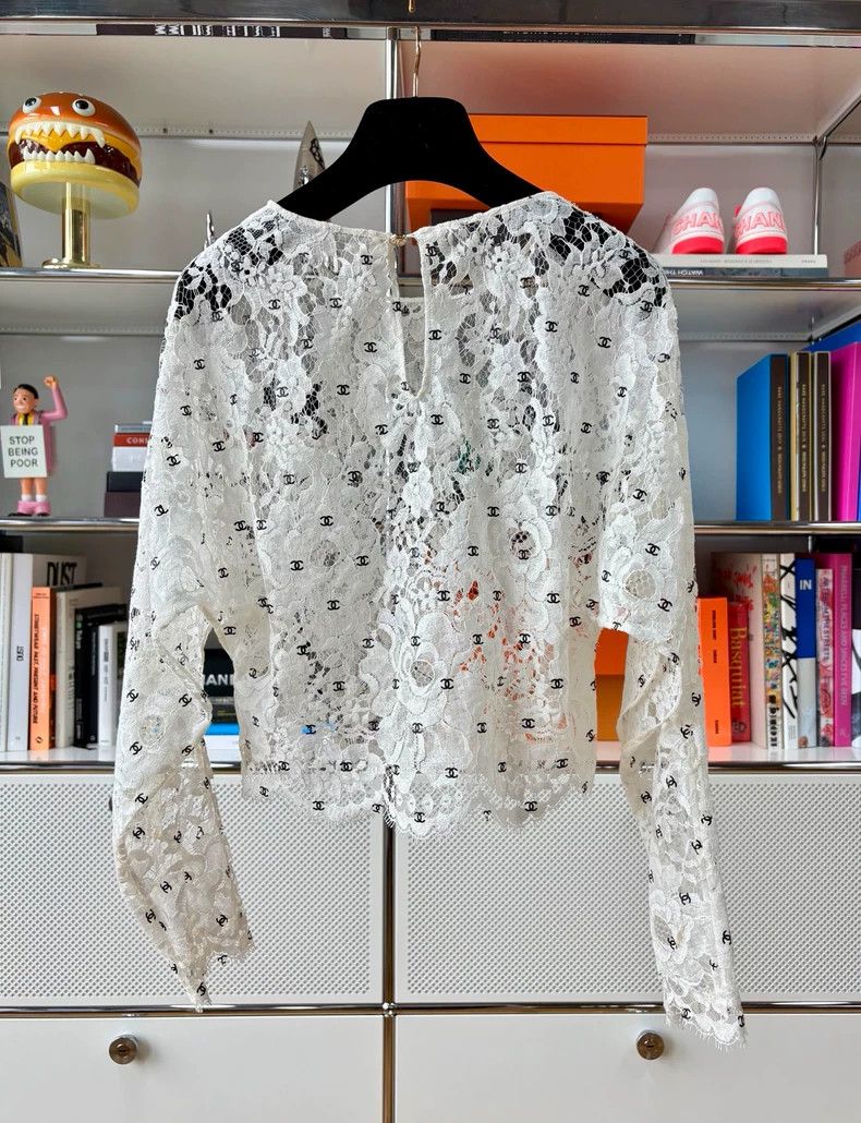 Chanel Chanel White Lace Top with Logo Size XS / US 0-2 / IT 36-38 - 3 Thumbnail