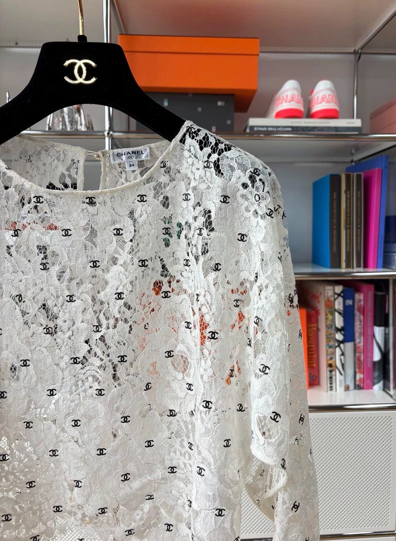 Chanel Chanel White Lace Top with Logo Size XS / US 0-2 / IT 36-38 - 2 Thumbnail