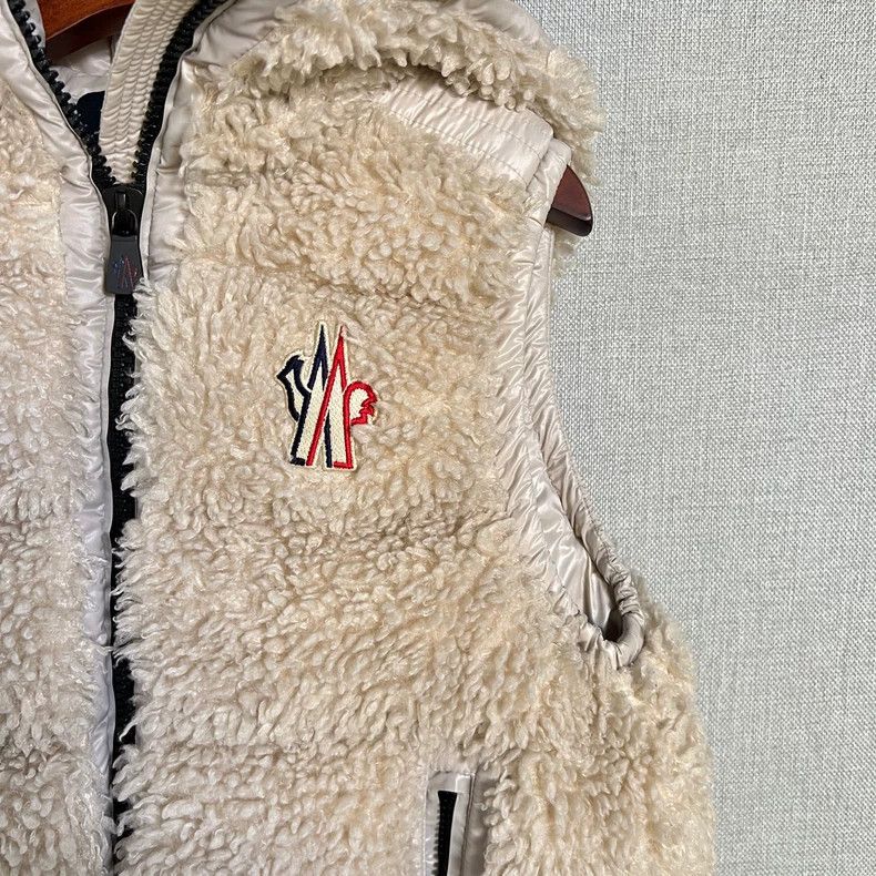 Moncler Moncler Teddy Hooded Down Vest for Women Size S / US 4 / IT 40 - 3 Thumbnail