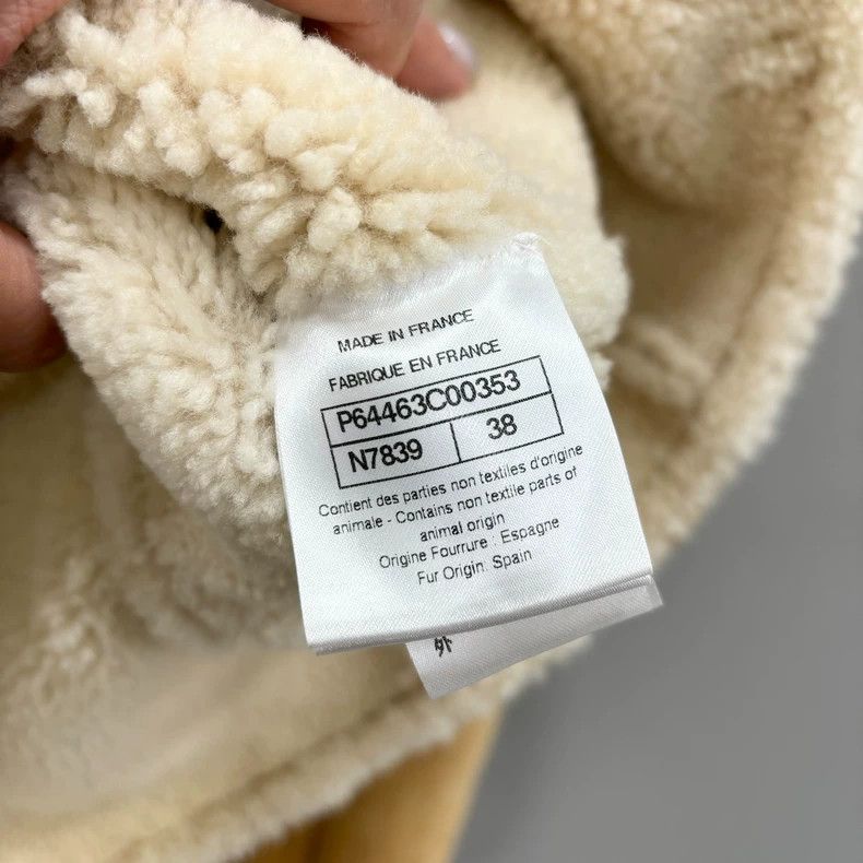 Chanel Chanel Fur-Lined Jacket with Lion Button Size M / US 6-8 / IT 42-44 - 5 Thumbnail