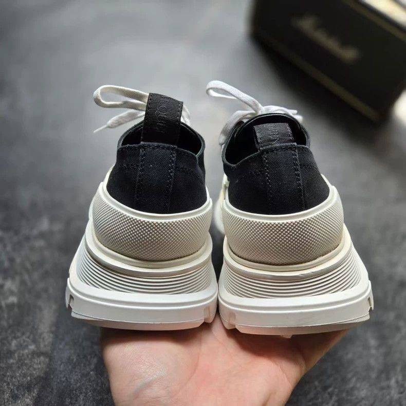Alexander McQueen Alexander McQueen Black and White Sneakers Size US 10 / IT 40 - 6 Thumbnail