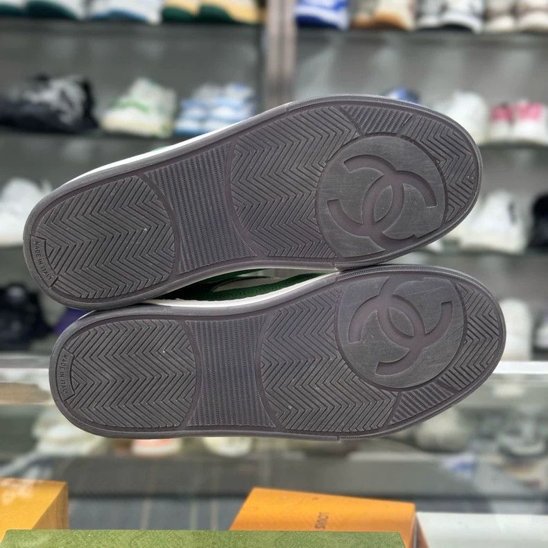 Chanel CHANEL White Green Sneakers Size 37 Size US 7 / IT 37 - 6 Thumbnail