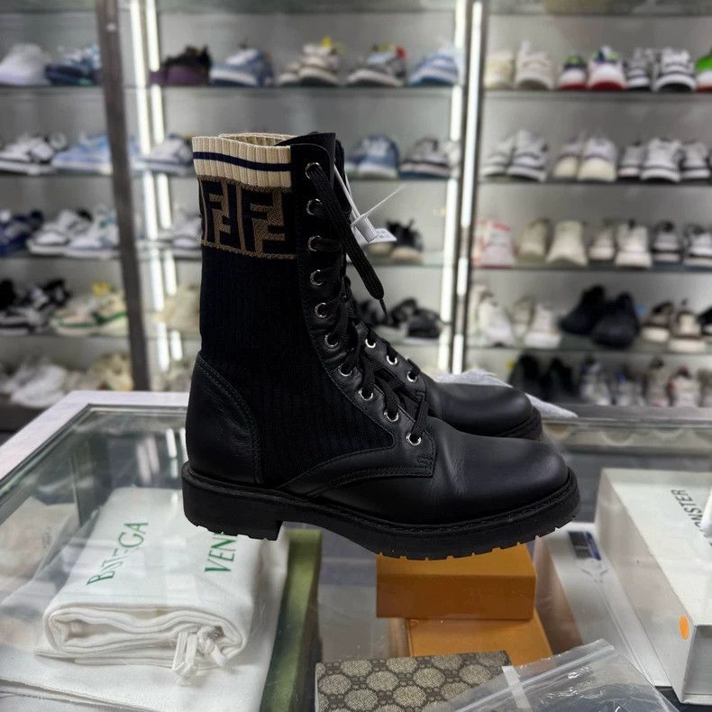 Fendi FENDI Martin Boots Size 37 Price 2180 Size US 7 / IT 37 - 2 Thumbnail