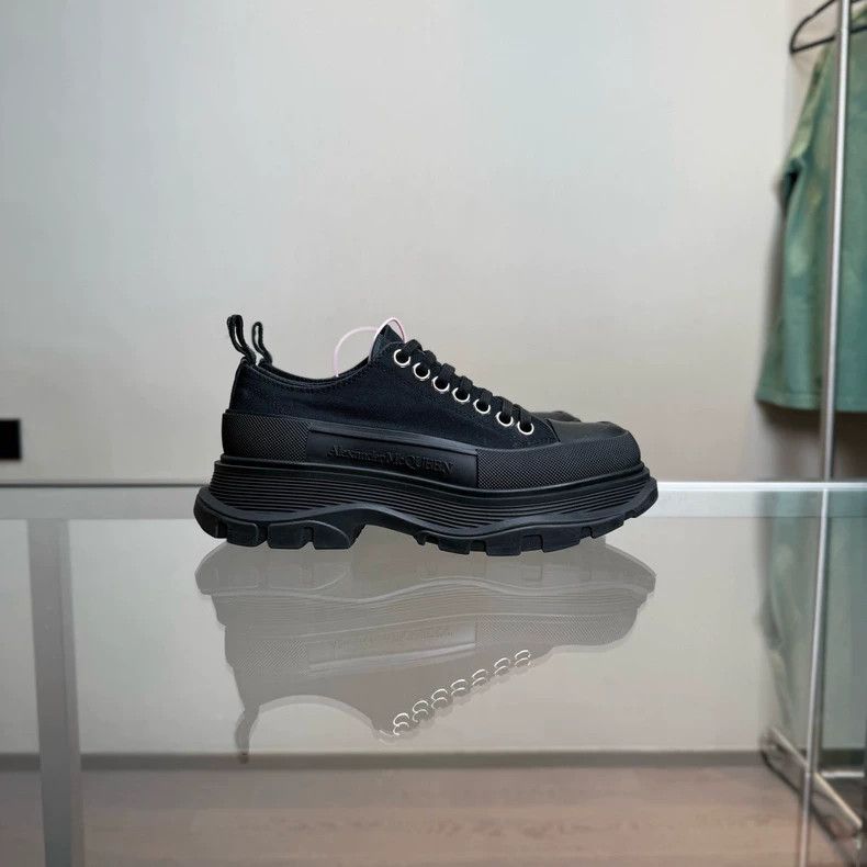 Alexander McQueen Alexander McQueen Black Low-Top Martin Boots Size US 6 / IT 36 - 2 Thumbnail
