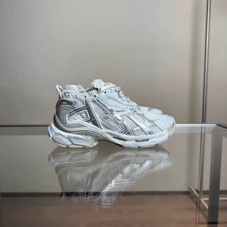 Balenciaga Balenciaga Runner Shoes Size 36 Silver Size US 6 / IT 36 - 2 Thumbnail
