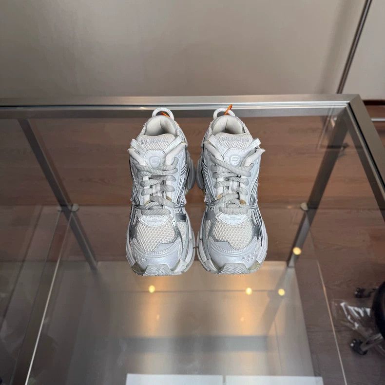 Balenciaga Balenciaga Runner Shoes Size 36 Silver Size US 6 / IT 36 - 5 Thumbnail