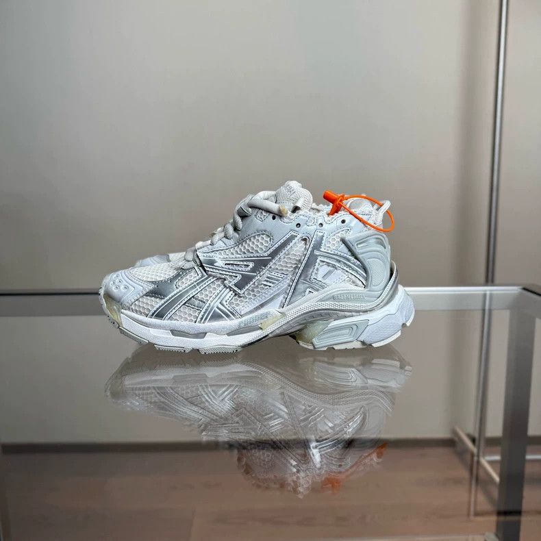Balenciaga Balenciaga Runner Shoes Size 36 Silver Size US 6 / IT 36 - 3 Thumbnail