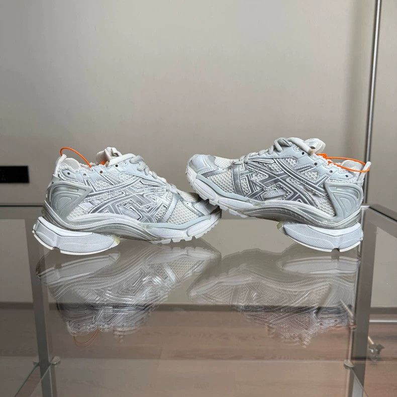 Balenciaga Balenciaga Runner Shoes Size 36 Silver Size US 6 / IT 36 - 4 Thumbnail