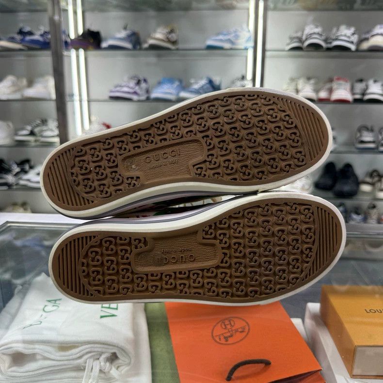 Gucci GUCCI GG Apple Print Canvas Sneakers Size US 6 / IT 36 - 6 Thumbnail