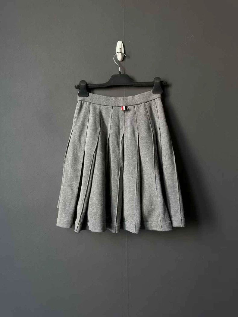 Thom Browne Thom Browne Gray Pleated Skirt Size 36" / US 14 / IT 50 - 2 Thumbnail