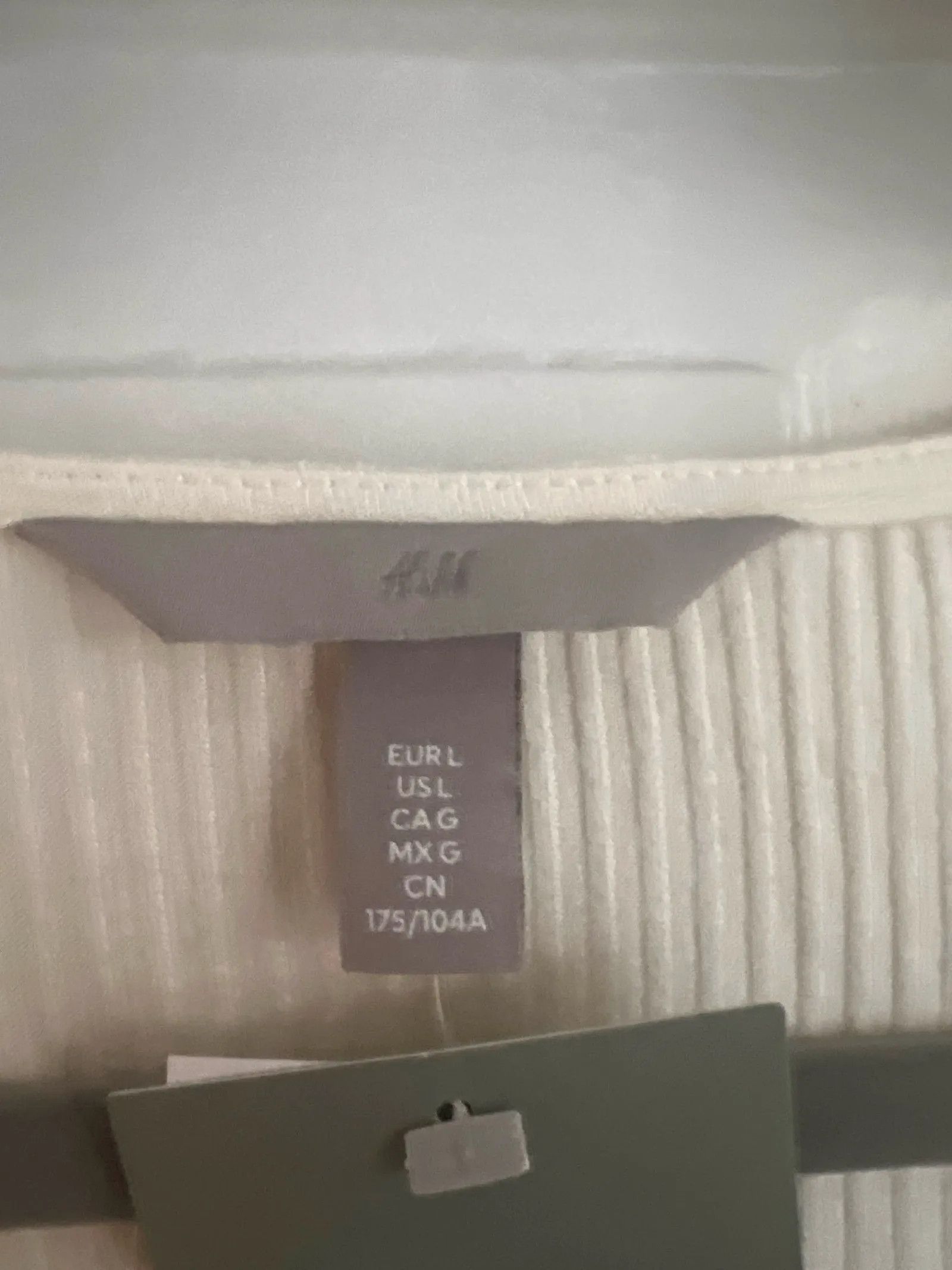 H&M H&M Sweater Size L / US 10 / IT 46 - 2 Thumbnail