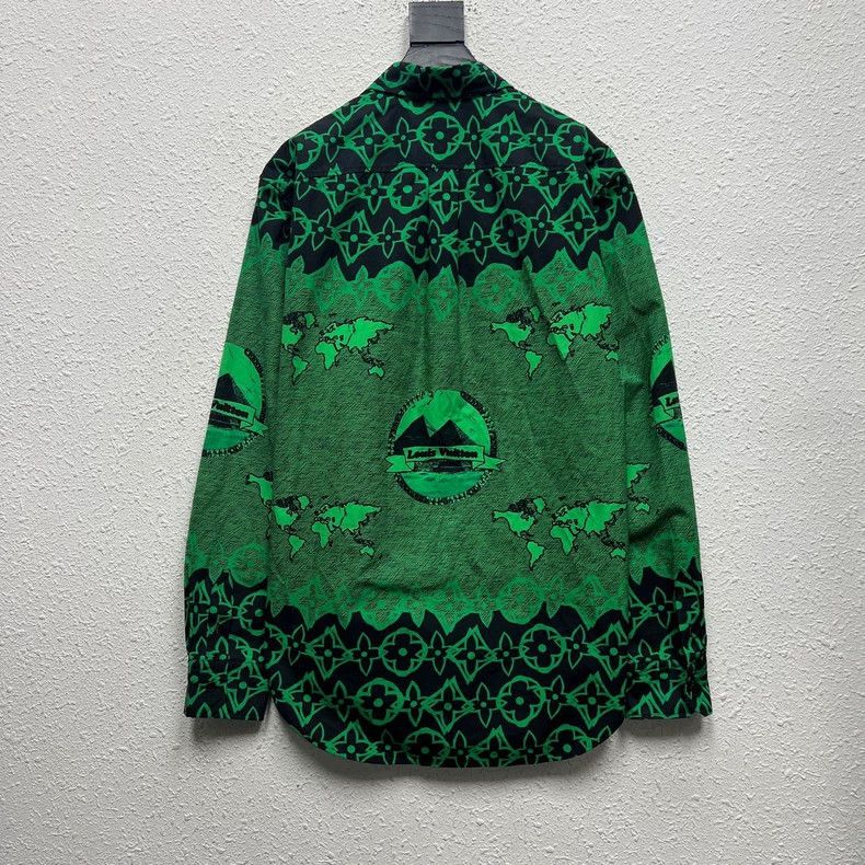 Louis Vuitton Louis Vuitton Green Printed Button-Up Shirt Size S / US 4 / IT 40 - 2 Thumbnail