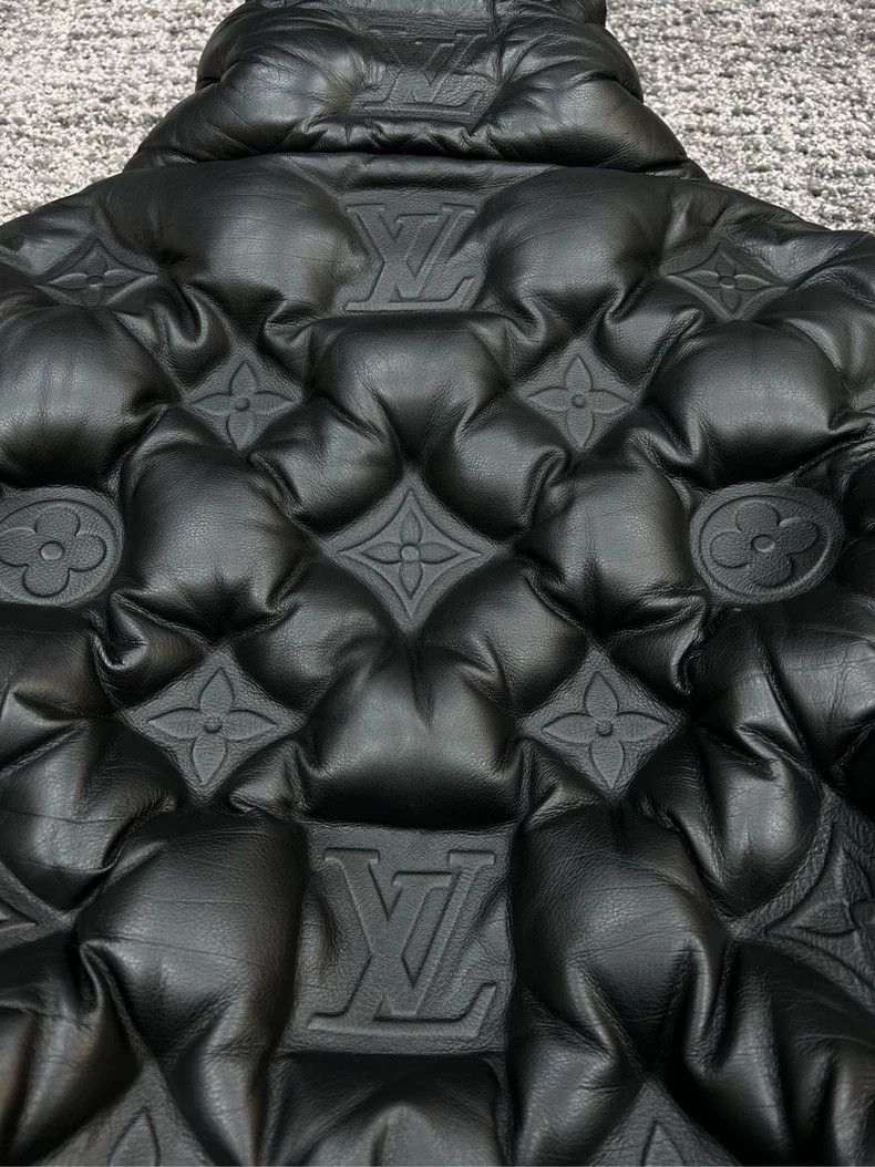 Louis Vuitton Louis Vuitton Black Puffer Vest Size M Size M / US 6-8 / IT 42-44 - 4 Thumbnail