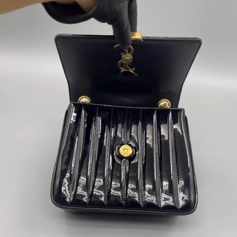 Yves Saint Laurent YSL Vicky Patent Leather Shoulder Bag Size ONE SIZE - 8 Thumbnail