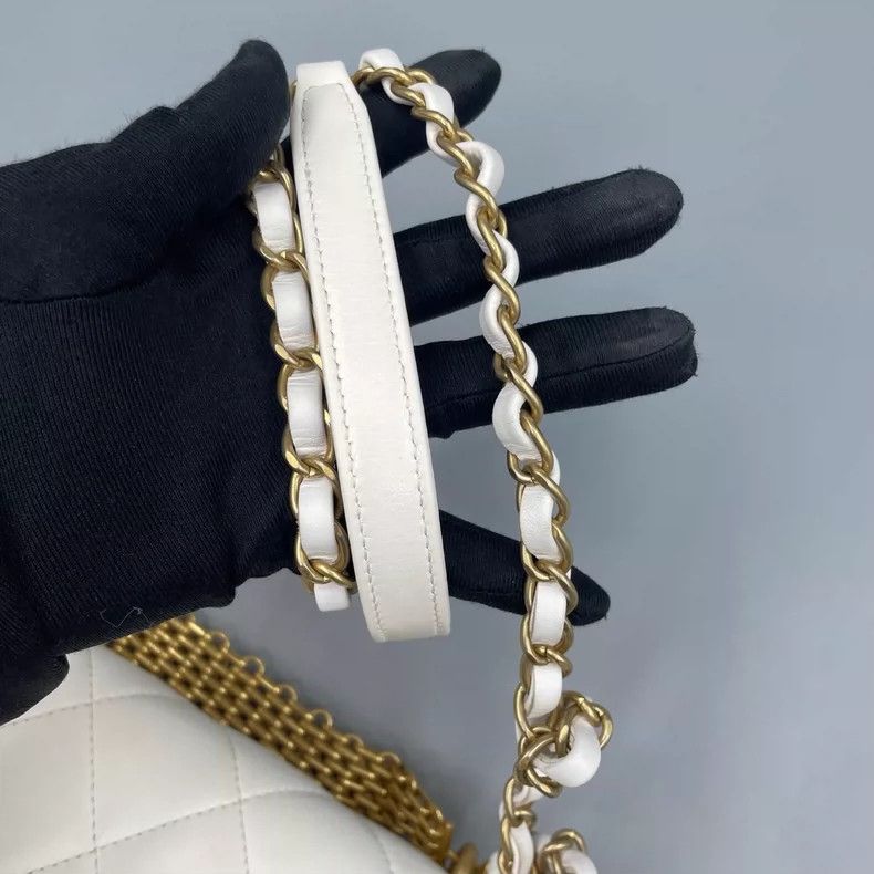 Chanel Chanel Quilted Crossbody Bag with Initials Size ONE SIZE - 7 Thumbnail