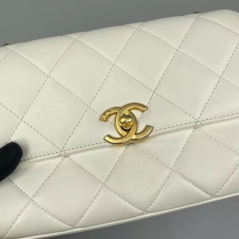 Chanel Chanel Quilted Crossbody Bag with Initials Size ONE SIZE - 6 Thumbnail
