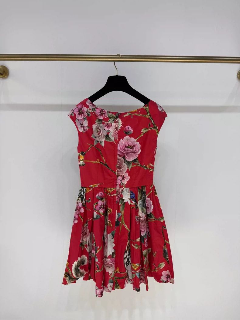 Dolce & Gabbana Red Floral Print Dress by Dolce & Gabbana Size S / US 4 / IT 40 - 2 Thumbnail