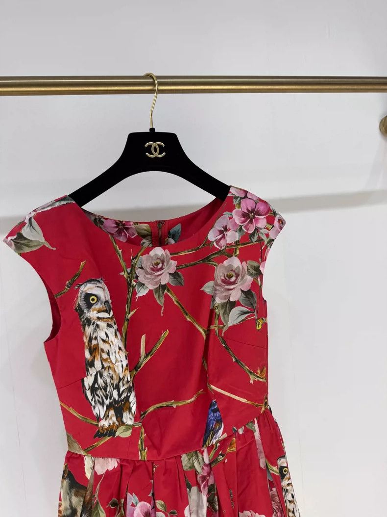 Dolce & Gabbana Red Floral Print Dress by Dolce & Gabbana Size S / US 4 / IT 40 - 3 Thumbnail