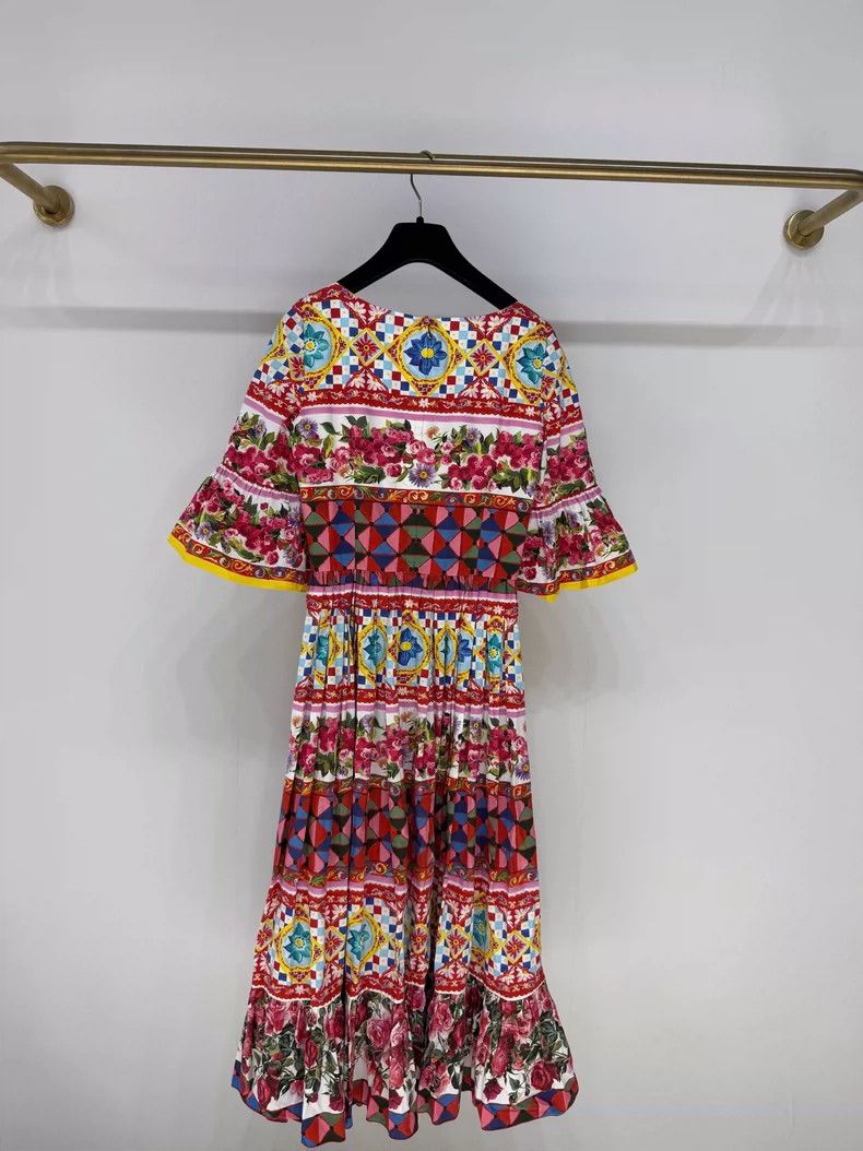 Dolce & Gabbana Floral Print Dress with Ceramic Buttons Size S / US 4 / IT 40 - 2 Thumbnail