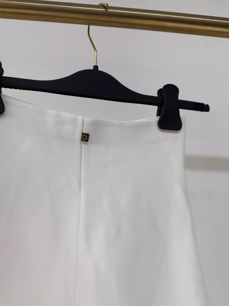 Louis Vuitton White Lace Hollow Semi-Skirt Size XS Size 22" - 4 Thumbnail