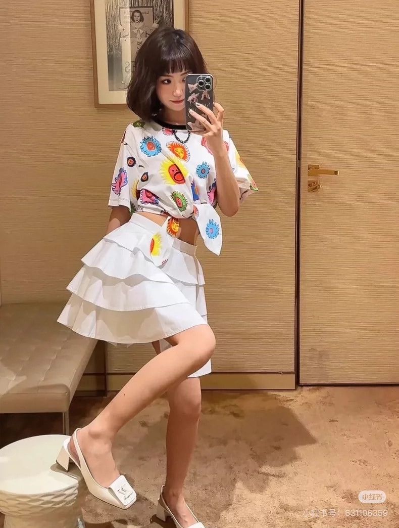 Louis Vuitton White Ruffled Cake Skirt in Size 34 Size 34" / US 12 / IT 48 - 9 Thumbnail