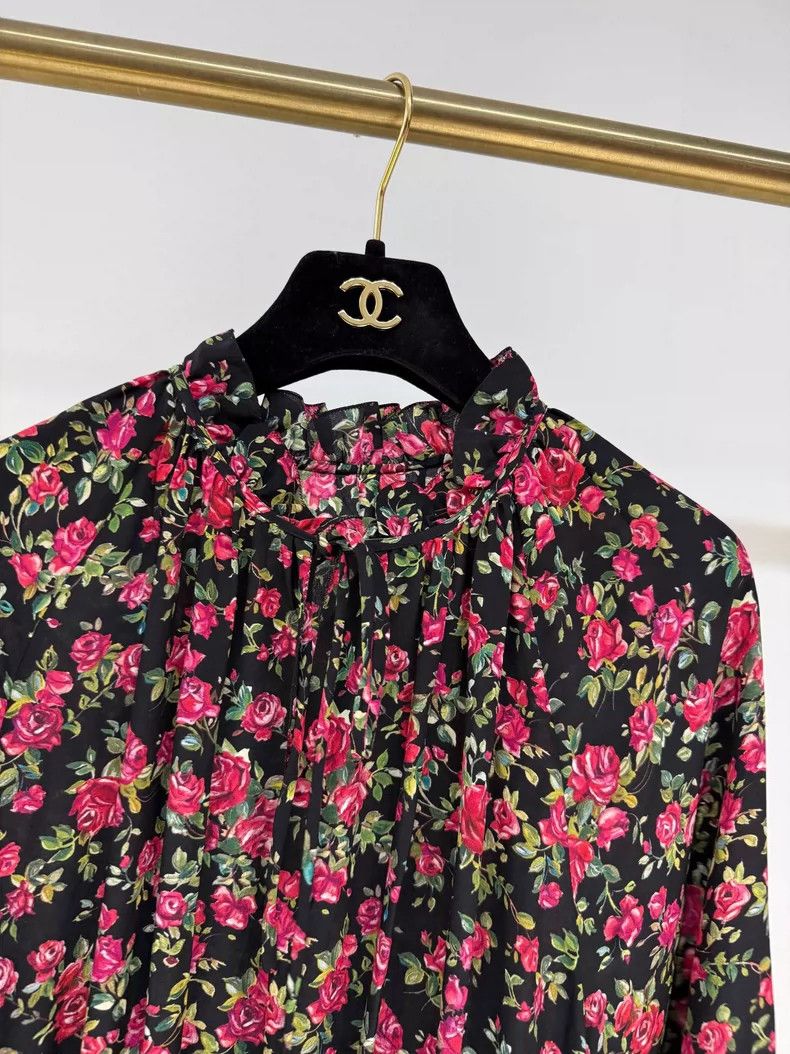 Dolce & Gabbana Romantic Floral Silk Dress by Dolce & Gabbana Size L / US 10 / IT 46 - 4 Thumbnail