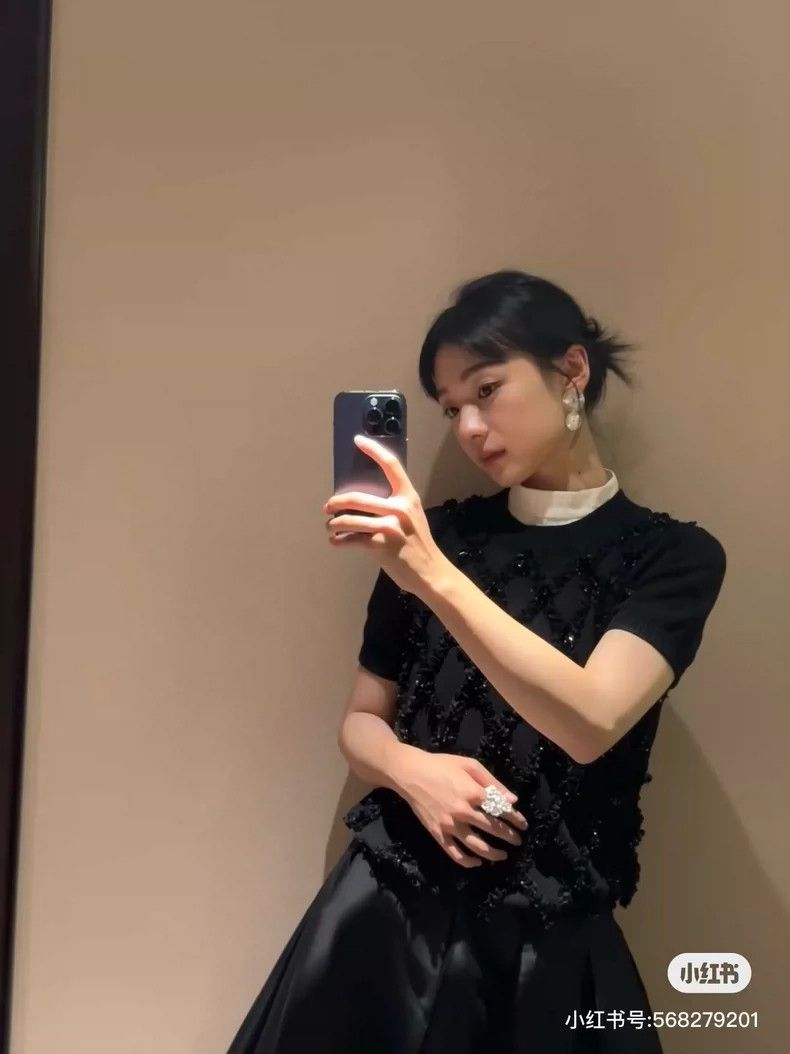Comme des Garcons New SHUSHUTONG Black Sequin Knit Short Sleeve Size S / US 4 / IT 40 - 7 Thumbnail