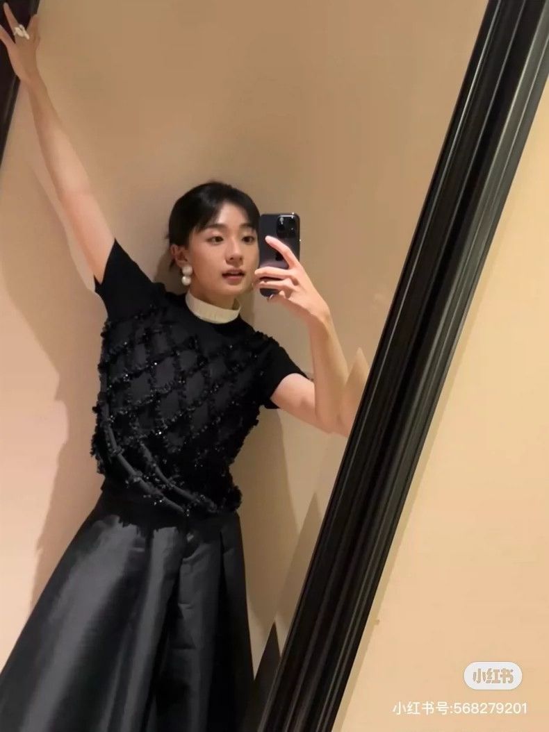 Comme des Garcons New SHUSHUTONG Black Sequin Knit Short Sleeve Size S / US 4 / IT 40 - 6 Thumbnail