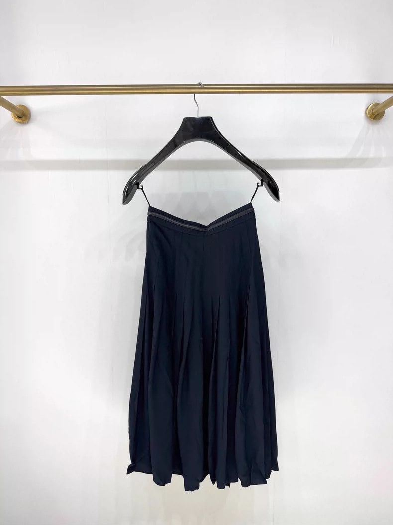 Celine Celine Pleated Long Skirt with Chain Detail Size 38" / US 16 / IT 52 - 2 Thumbnail