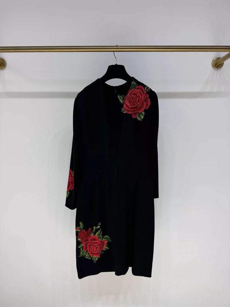 Dolce & Gabbana DG Dolce Gabbana Rose Embroidered Dress Size M / US 6-8 / IT 42-44 - 2 Thumbnail