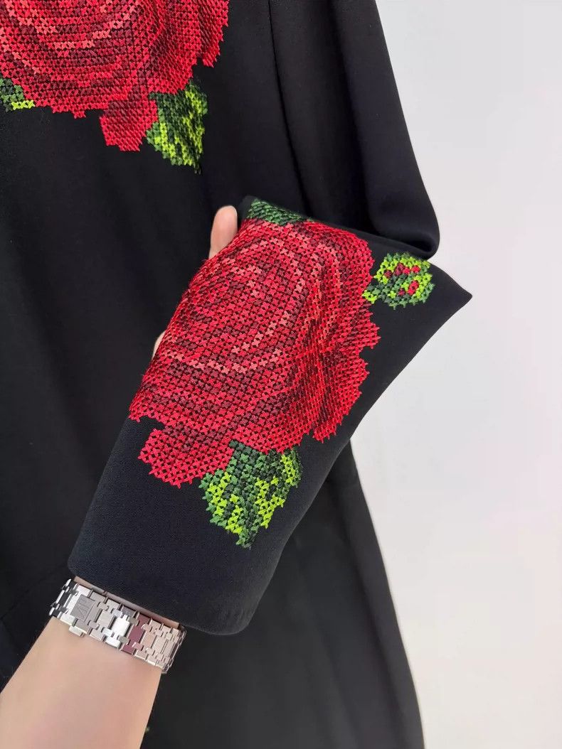 Dolce & Gabbana DG Dolce Gabbana Rose Embroidered Dress Size M / US 6-8 / IT 42-44 - 3 Thumbnail