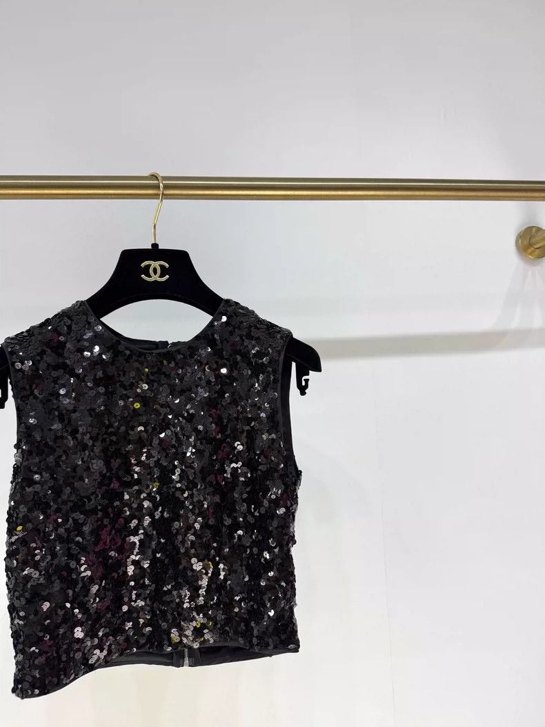 Dolce & Gabbana New DG Sleeveless Top with Sequins Size S / US 4 / IT 40 - 4 Thumbnail