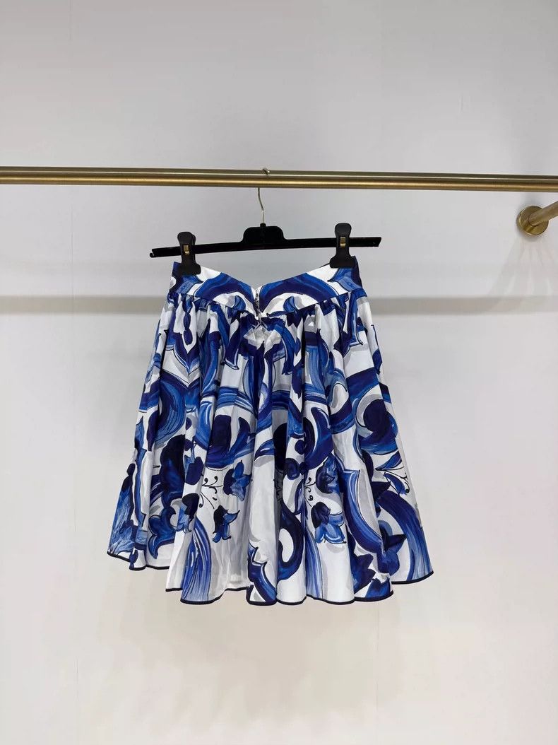 Dolce & Gabbana New DG Dolces & Gabbana Floral Skirt Size 38" / US 16 / IT 52 - 2 Thumbnail