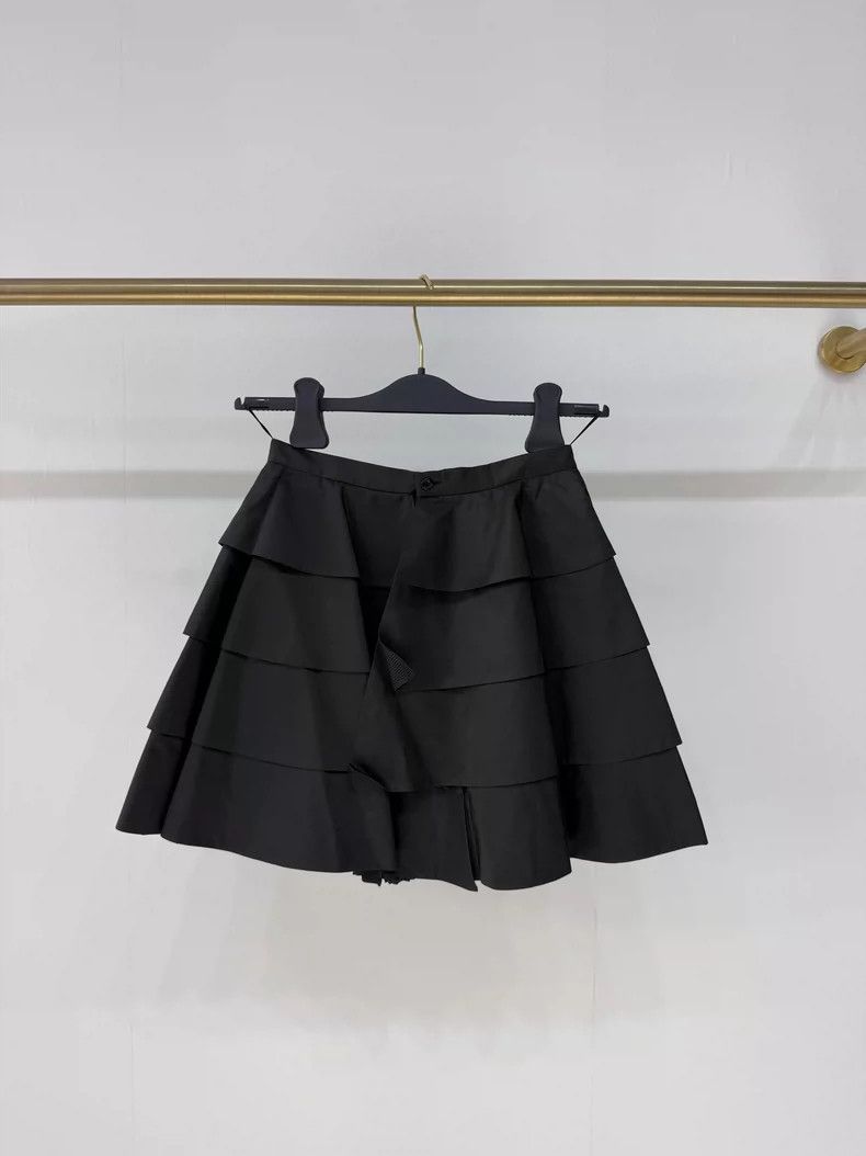 Louis Vuitton Sweet Cake Skirt from Louis Vuitton Size 34" / US 12 / IT 48 - 2 Thumbnail