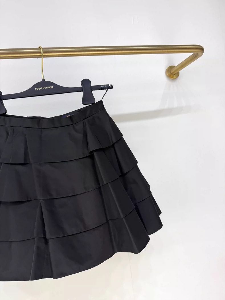 Louis Vuitton Sweet Cake Skirt from Louis Vuitton Size 34" / US 12 / IT 48 - 3 Thumbnail