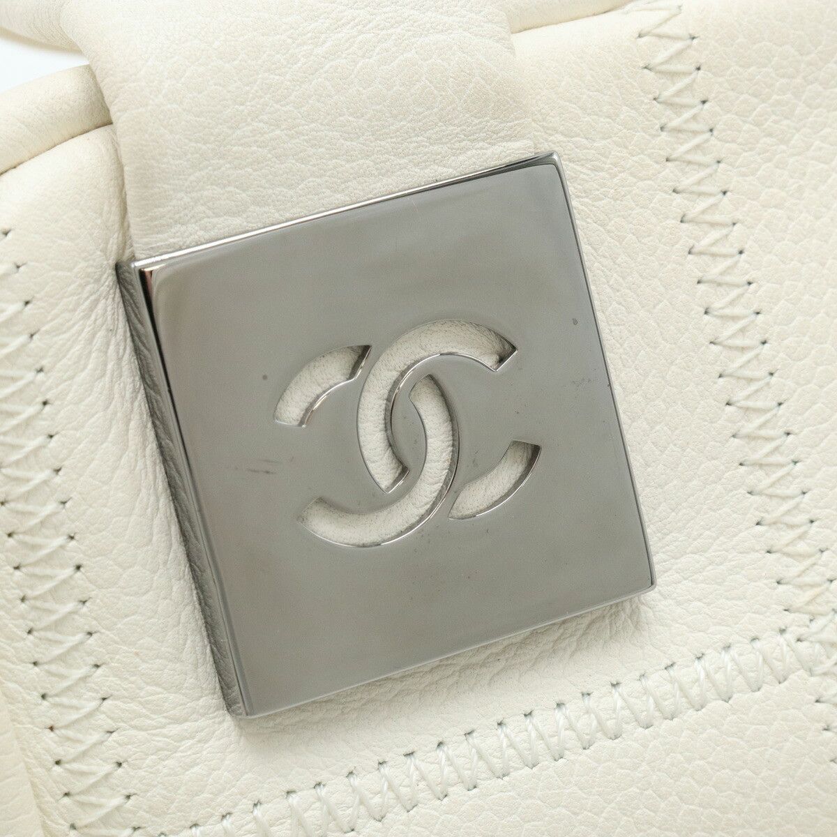 Chanel Chanel Chanel Choco Bar Leather Handbag Leather Handbag Size ONE SIZE - 9 Thumbnail
