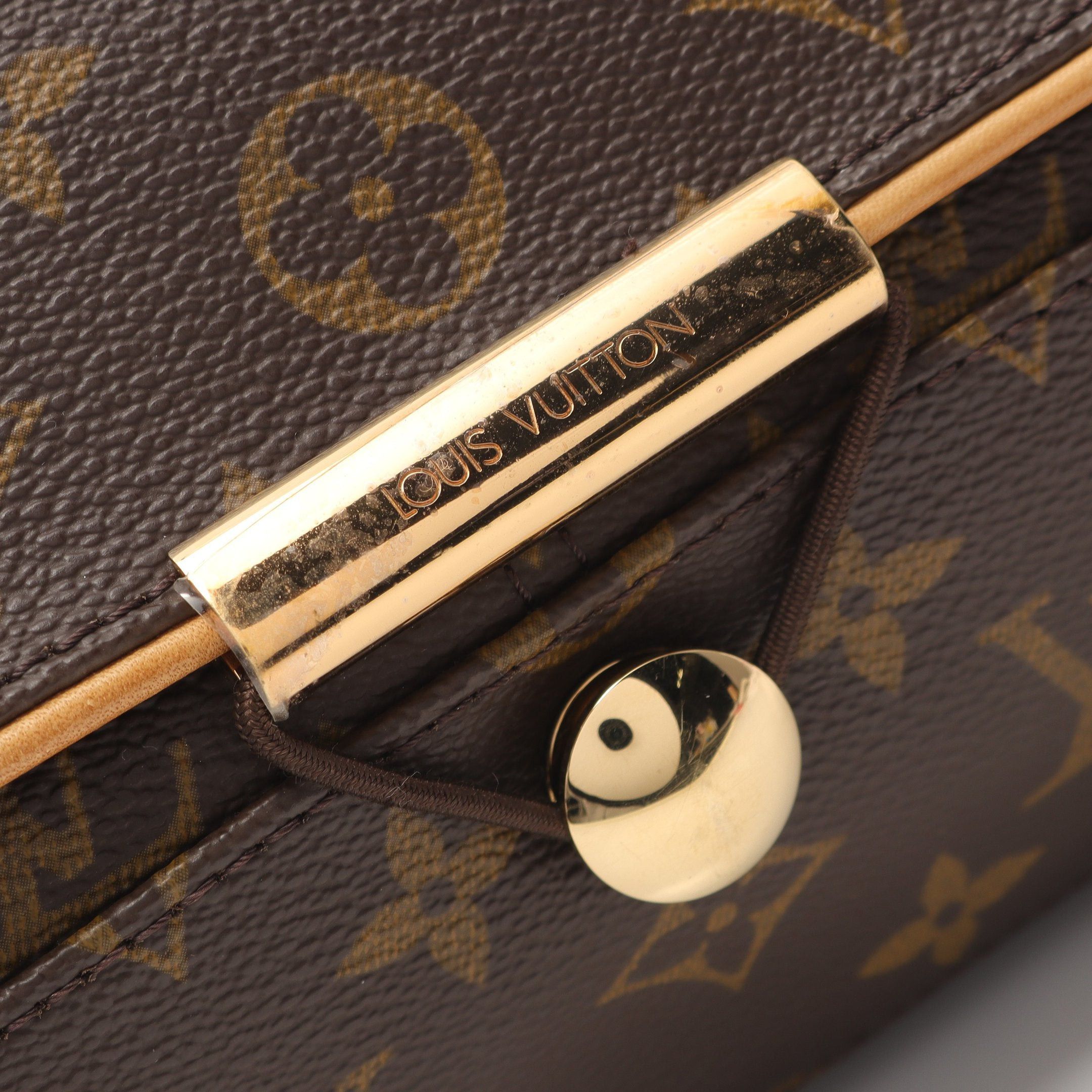 Louis Vuitton Louis Vuitton Aves Monogram Shoulder Bag Leather Brown Size ONE SIZE - 7 Thumbnail