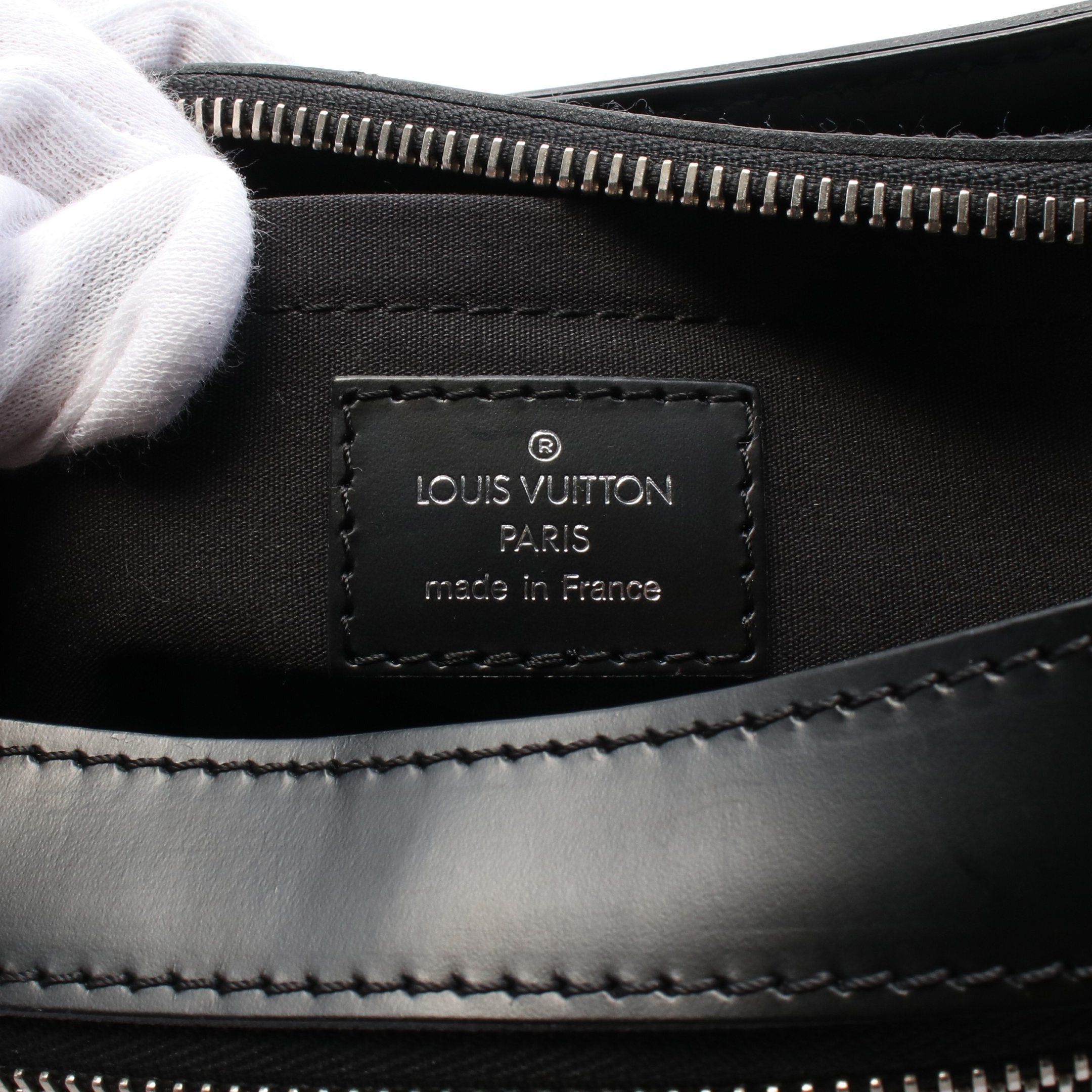Louis Vuitton Louis Vuitton Turen Pm Epi Noir Shoulder Bag Leather Black Size ONE SIZE - 4 Thumbnail