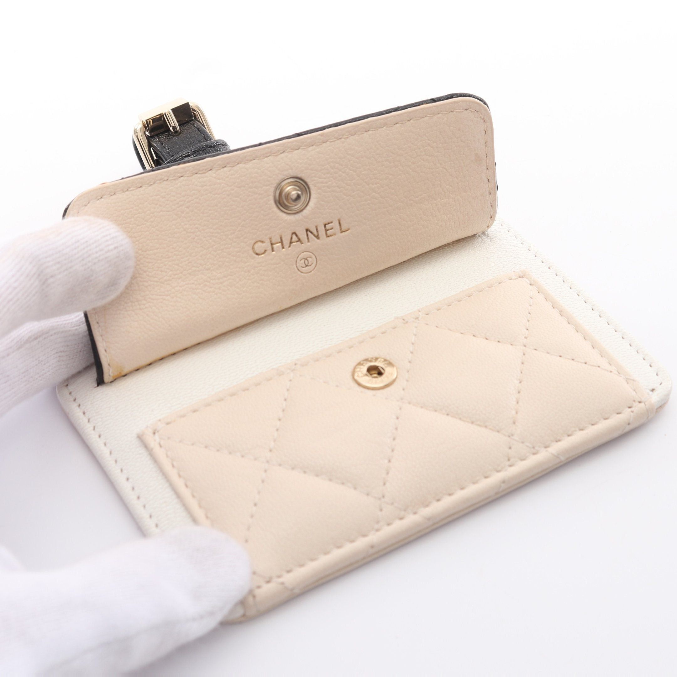 Chanel Chanel Luggage Tag Matelasse Coco Mark Card Case Leather White Black Beige Gold Hardware Size ONE SIZE - 3 Thumbnail