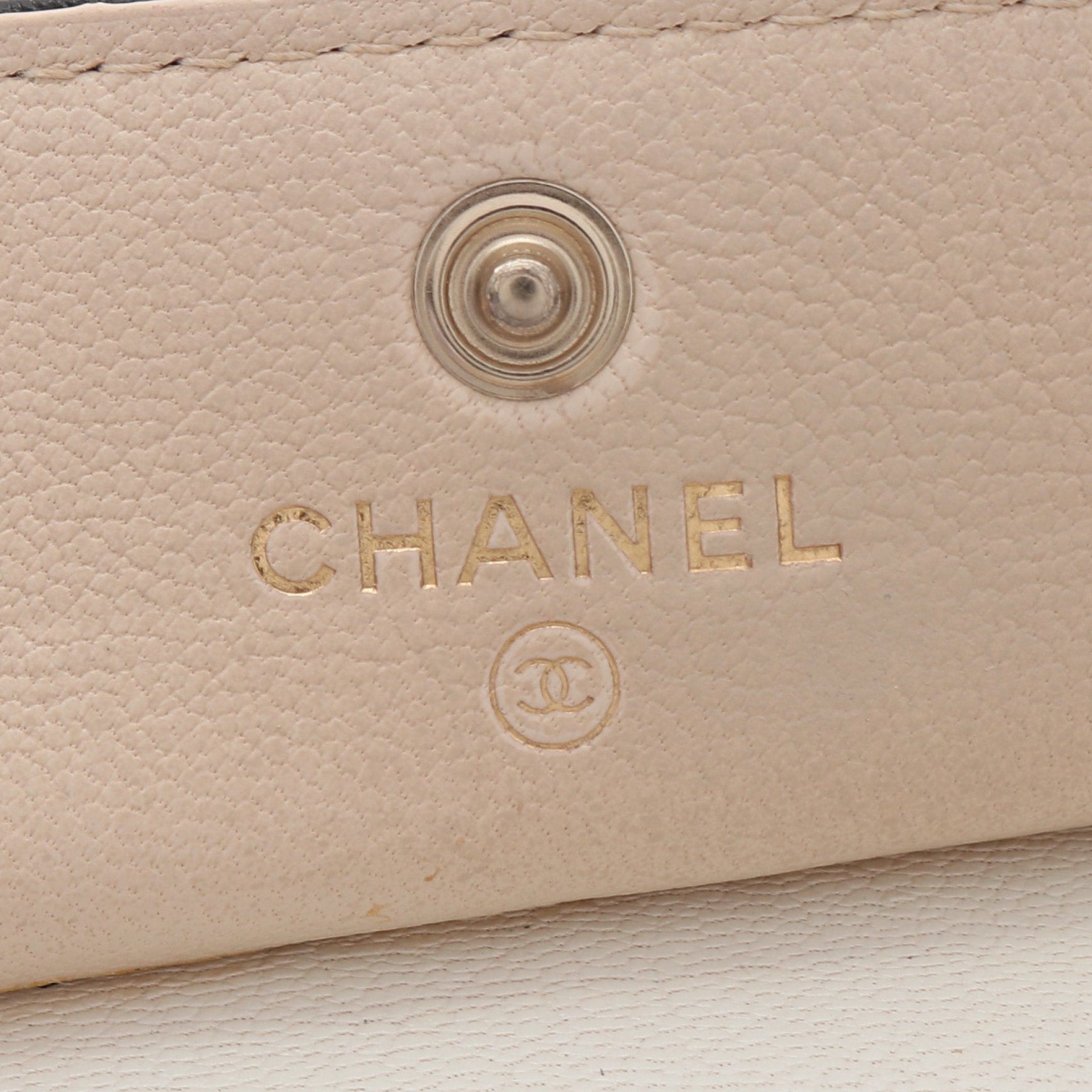 Chanel Chanel Luggage Tag Matelasse Coco Mark Card Case Leather White Black Beige Gold Hardware Size ONE SIZE - 4 Thumbnail