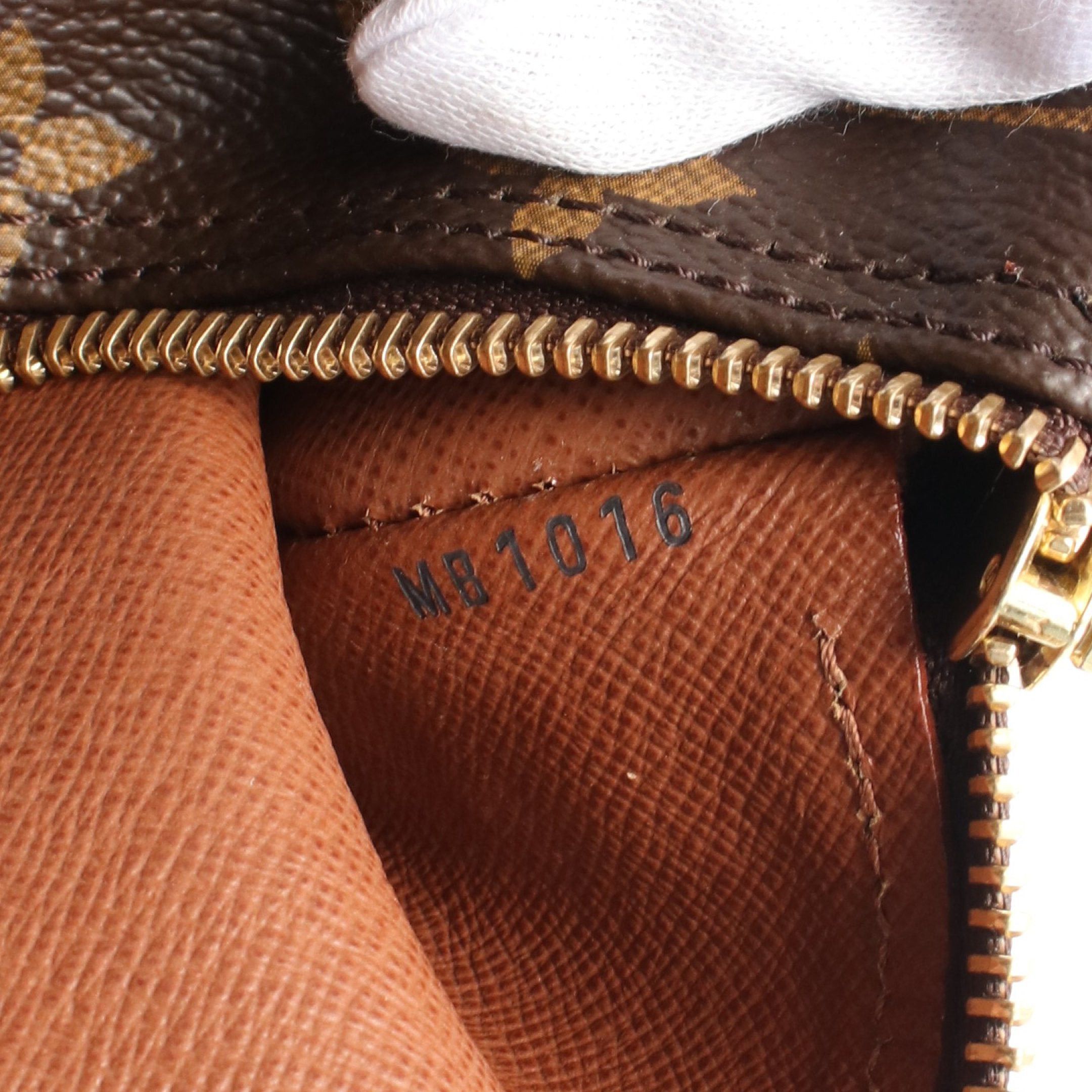 Louis Vuitton Louis Vuitton Papillon 30 Monogram Handbag Leather Brown Size ONE SIZE - 5 Thumbnail