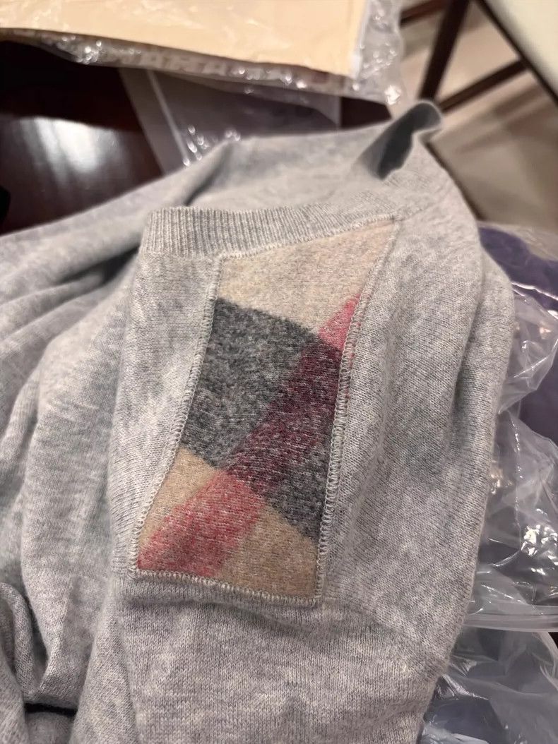 Burberry Burberry Cashmere Sweater Light Grey Color Size US M / EU 48-50 / 2 - 7 Thumbnail