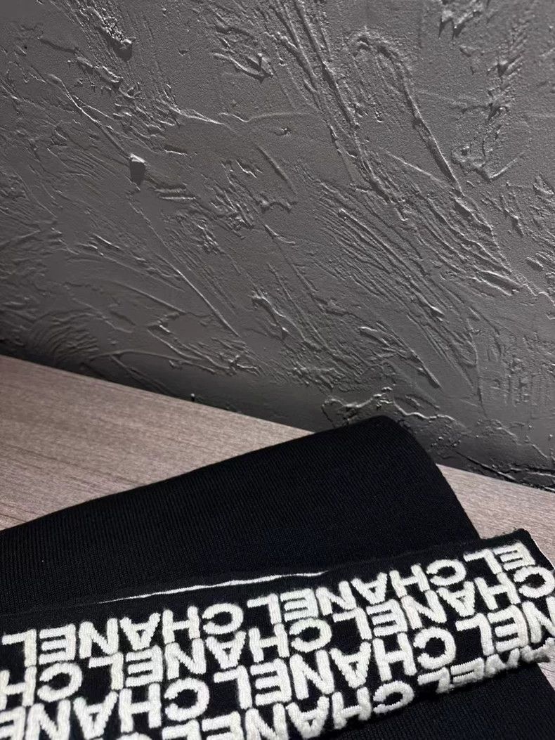 Chanel Chanel Cashmere Scarf with Logo Design Size ONE SIZE - 4 Thumbnail