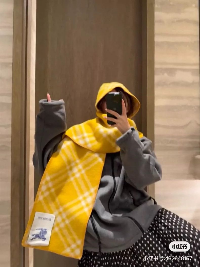 Burberry Burberry Yellow Plaid Hooded Scarf Size ONE SIZE - 8 Thumbnail